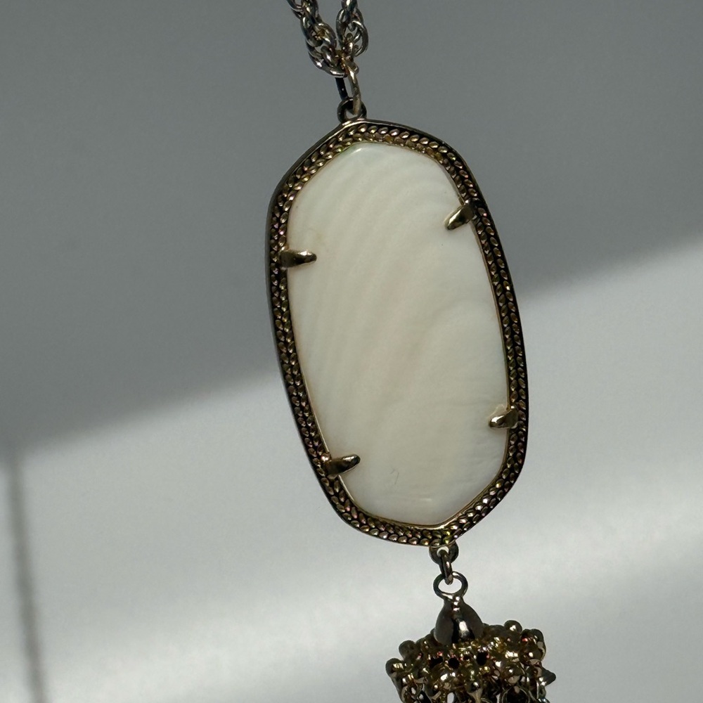 Kendra Scott White Pendant Necklace and Earring Set in Gold - Picture 8 of 8